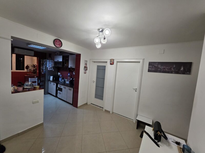 Soseaua Berceni, Spitalul Bagdasar Arseni, apartament 4 camere 80 mp.
