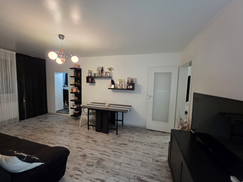 Soseaua Berceni, Spitalul Bagdasar Arseni, apartament 4 camere 80 mp.