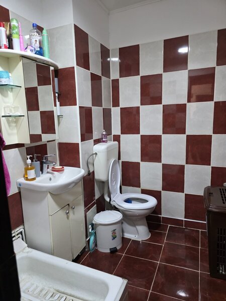 Soseaua Berceni, Spitalul Bagdasar Arseni, apartament 4 camere 80 mp.